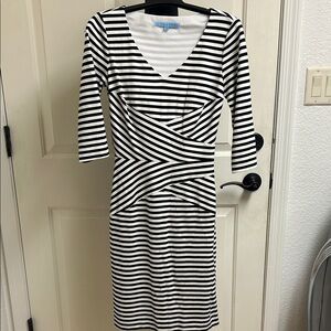 ANTONIO MELANI Black and White Lined Striped Dress, Size 0, Excellent Condition